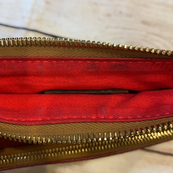 Dooney & Bourke Pebbled Leather Crossbody Bag - Picture 9 of 16